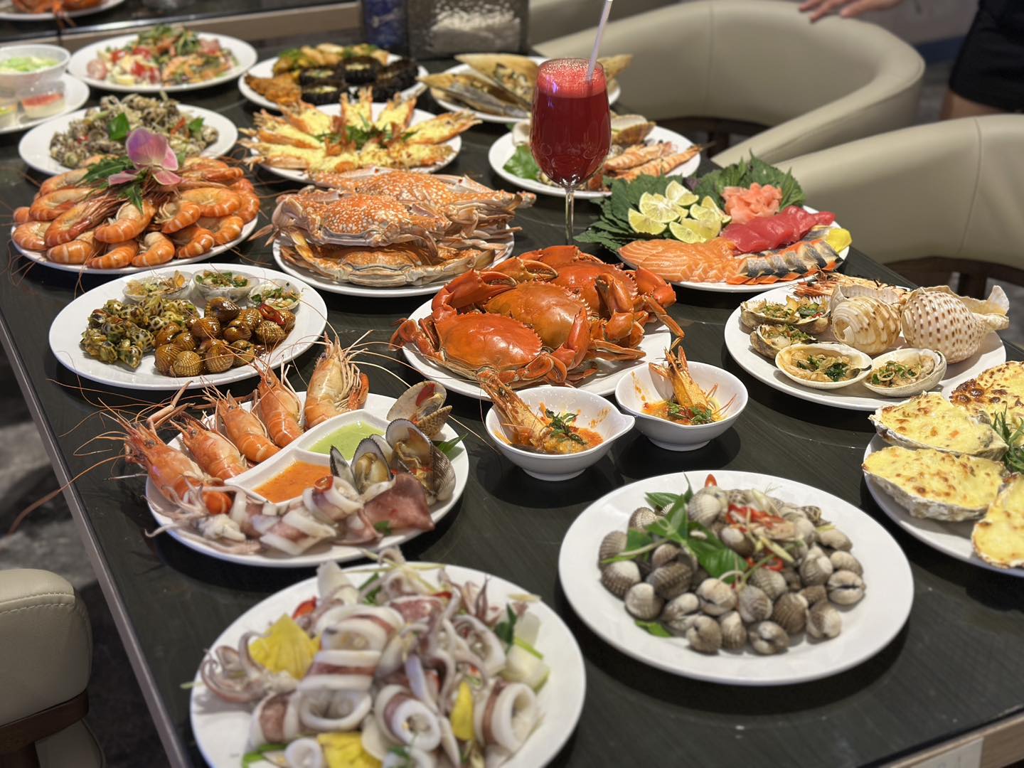 Buffet Poseidon HCM Has Nothing But the Best: Fresh – Variety – Delicious – Worth Every Penny!