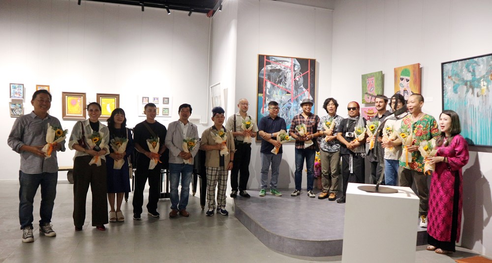 Chúc mừng sự kiện triễn lãm “Lotus Van 2025” – Dấu ấn nghệ thuật đương đại giữa lòng Cosmo City