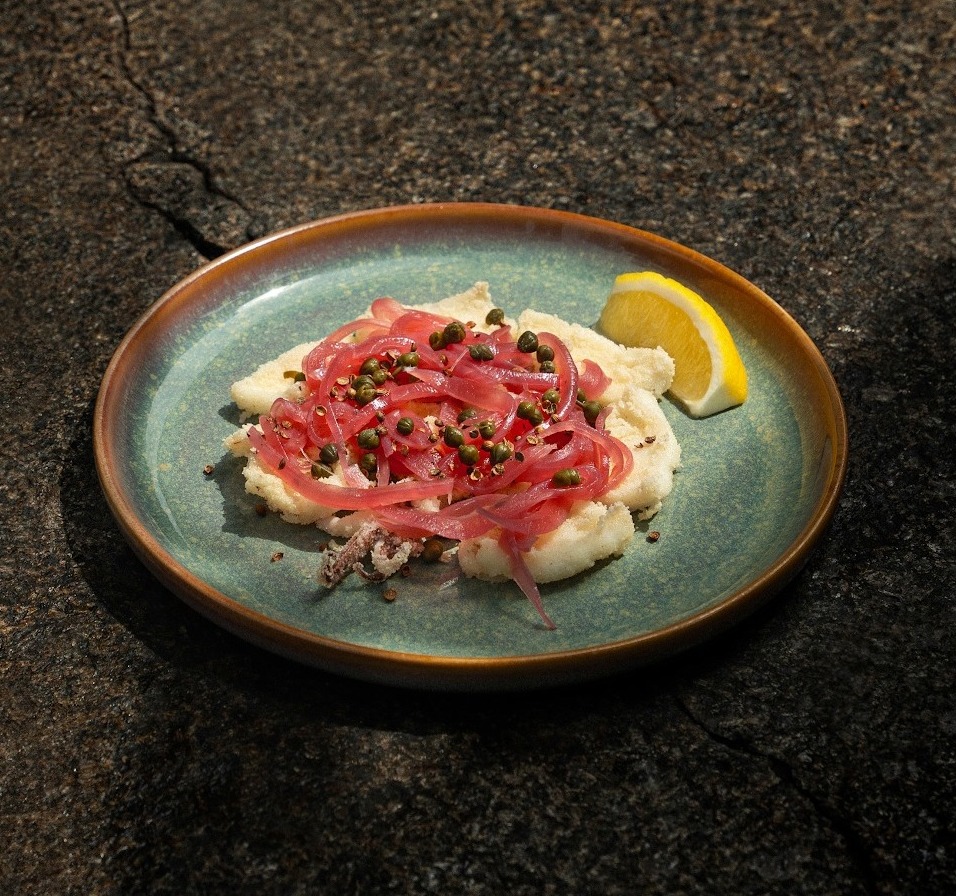 HƯƠNG VỊ THẾ GIỚI QUA SỰ GIAO THOA NGUYÊN LIỆU