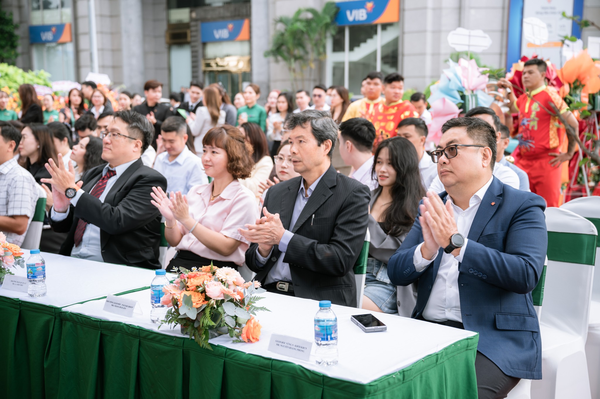 CONGRATULATIONS ON THE GRAND OPENING OF VPBANK – LE DAI HANH BRANCH AT THE EMPORIUM